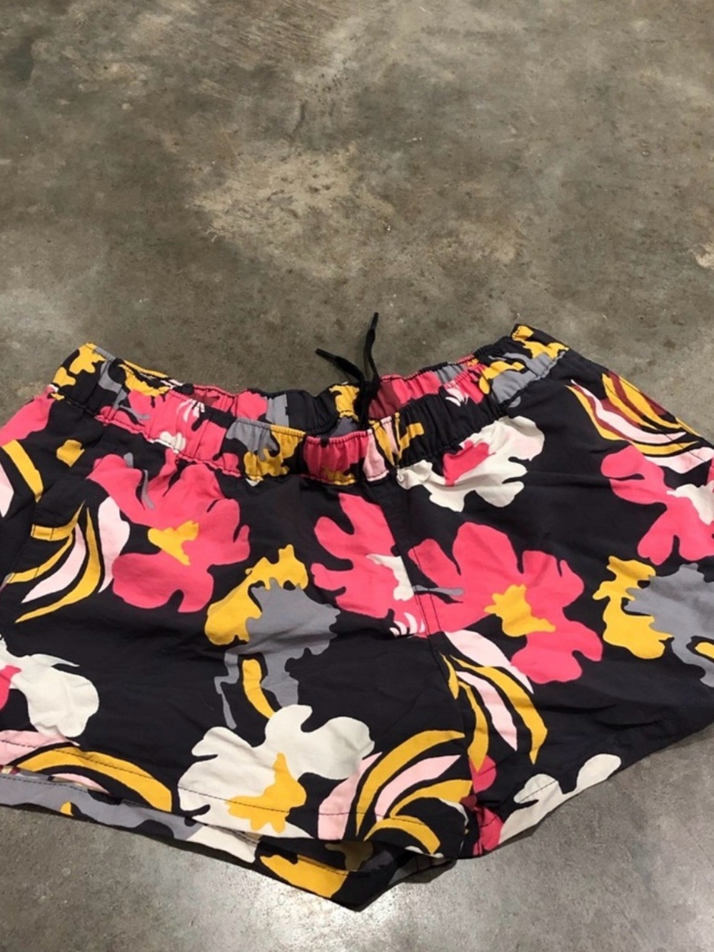 Patterned Women's Patagonia
Barely Baggies Shorts